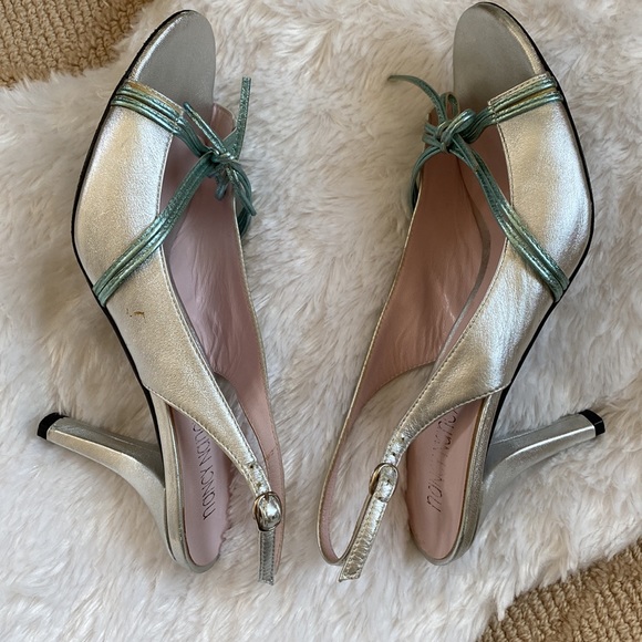 Stunning silver/blue heels!  Perfect party shoes - Picture 4 of 11